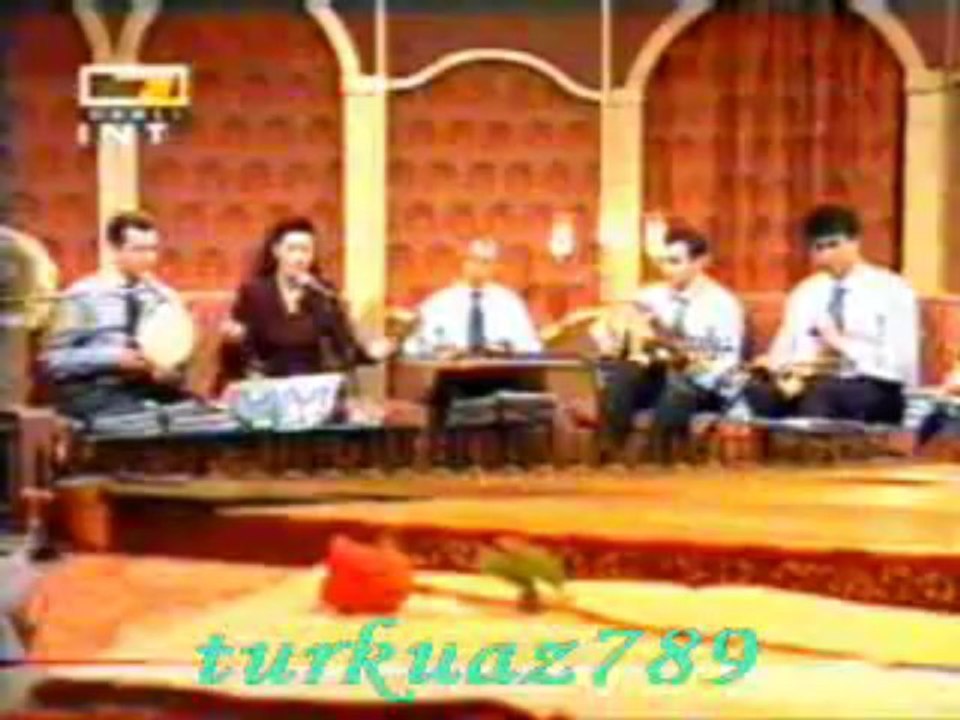Eda KARAYTUĞ-Bir Hüzzam Şarkı Gibi (Ne Bekledim Sevgiden Ne Kaldı Bak Elimde)