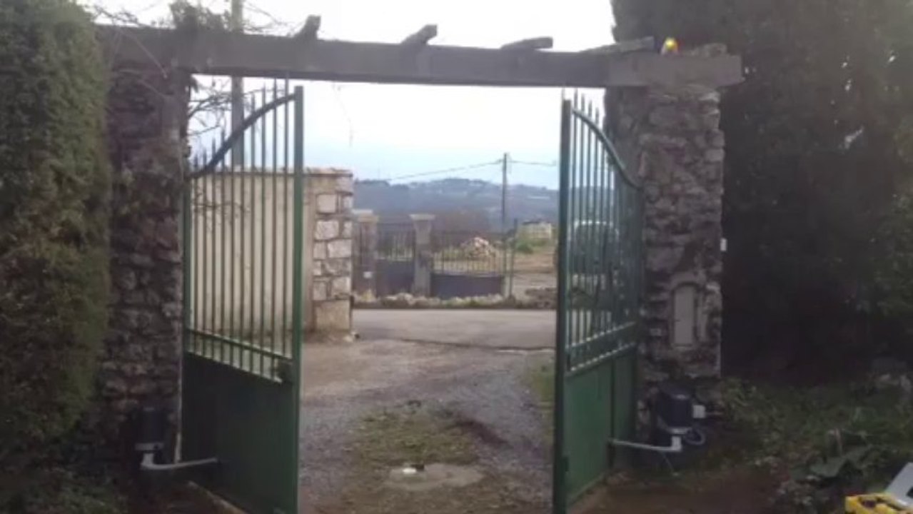 Automatismes de portail battant Dandy installés par APG Accès Portes de Garage