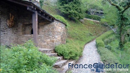 Belcastel, l'un des plus beaux villages de France