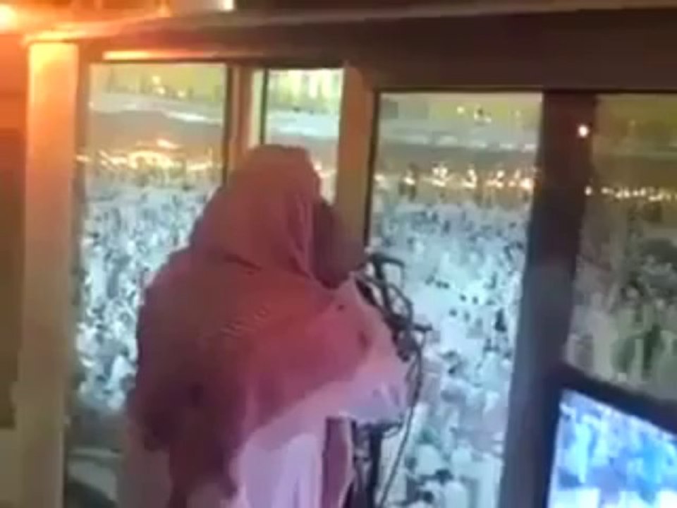 آذان مکہ کا ایسا منظر آپ نے پہلے کبهی نہیں دیکها هو گا۔ دیکھیں اور شئیر کریں