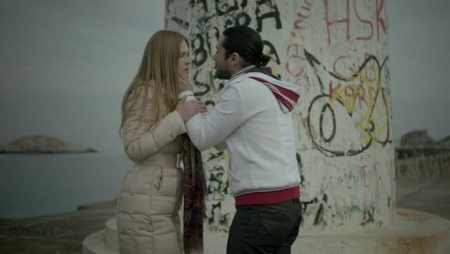 Merih Ermakastar - Gidiyor Musun ( feat. Deniz Sujana )