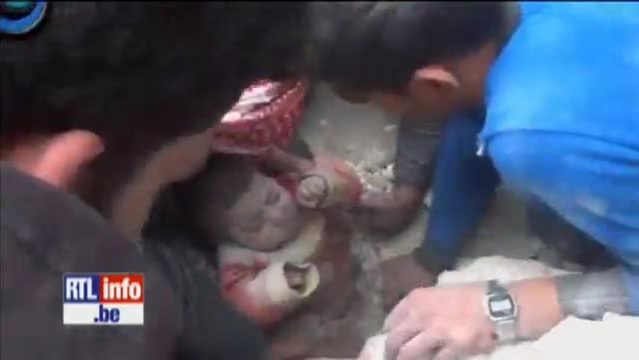 Syrie: un enfant retrouvé vivant sous les décombres