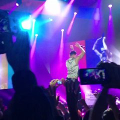 Qui ne connaît pas i just cańt get enough?