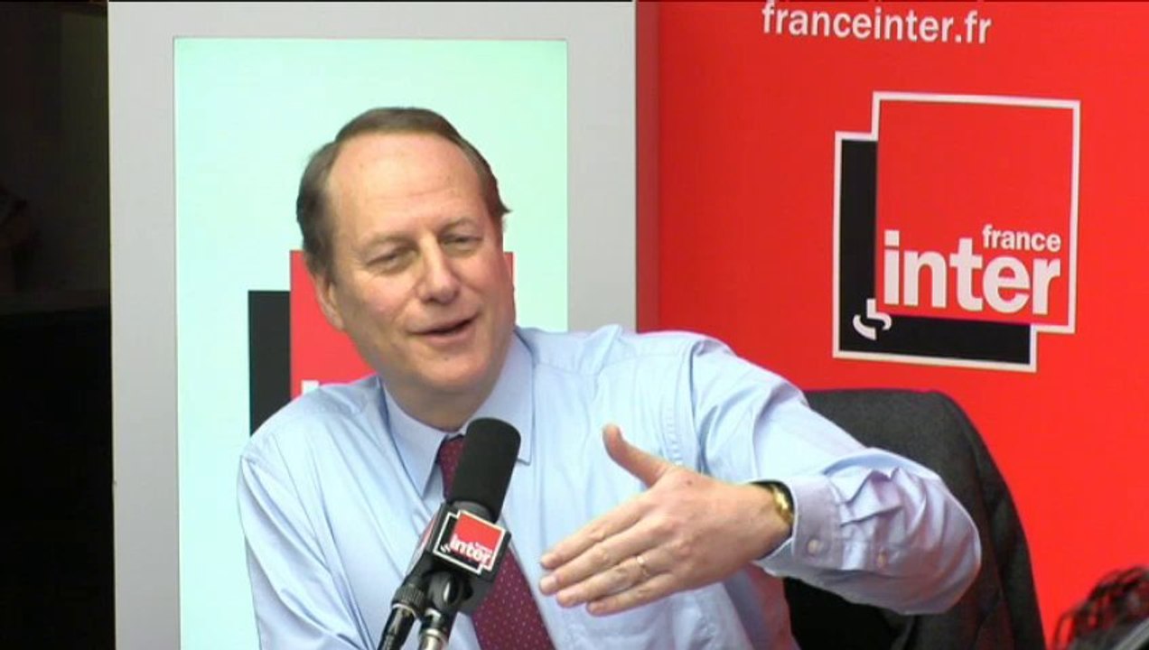 Jean-Jacques Urvoas: "Mettre Manuel Valls à la télé, ça suffit pas"