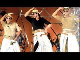 Shah Rukh Khan's Lungi Dance For Umang 2014