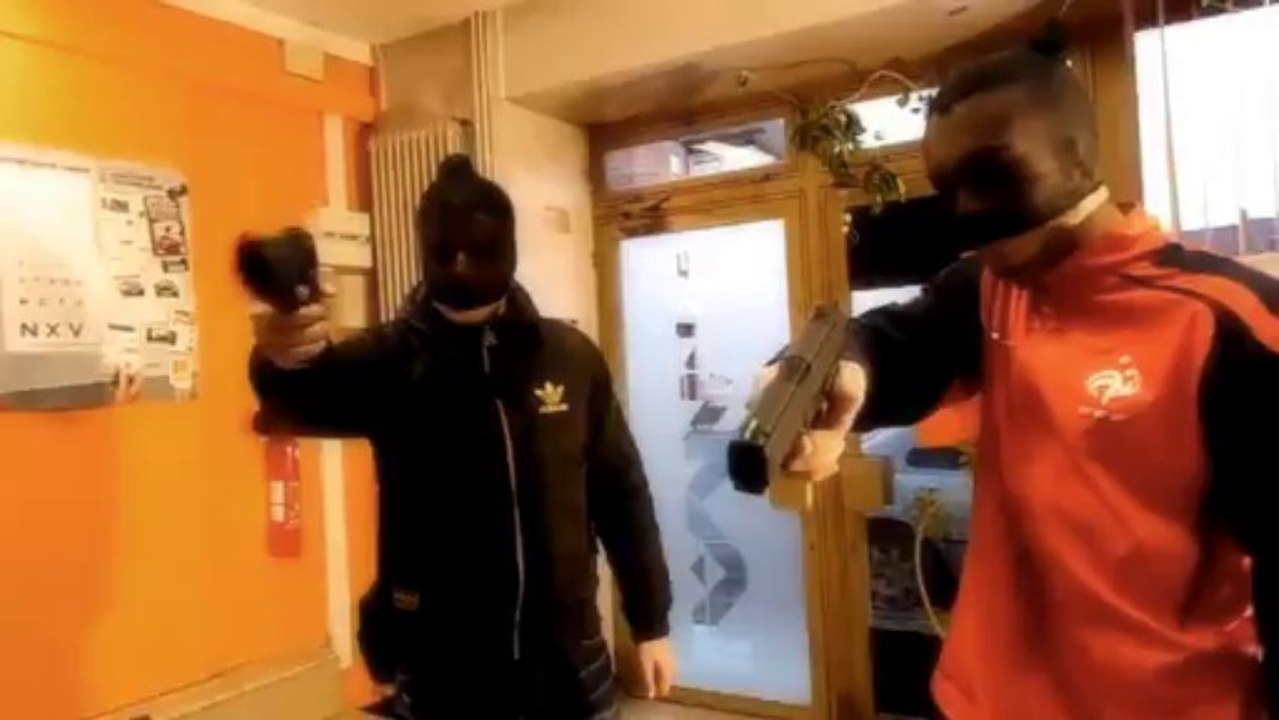 Vidéo drôle gore : Braquage par Horreur by GARAALIGHT (humour noire)