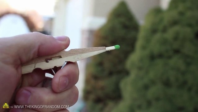 Fabriquer une arme à partir d'une pince à linge et d'allumettes. Mini pistolet!
