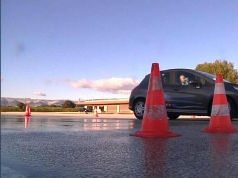 Des cours de conduite pour les fonctionnaires de police - 24/01