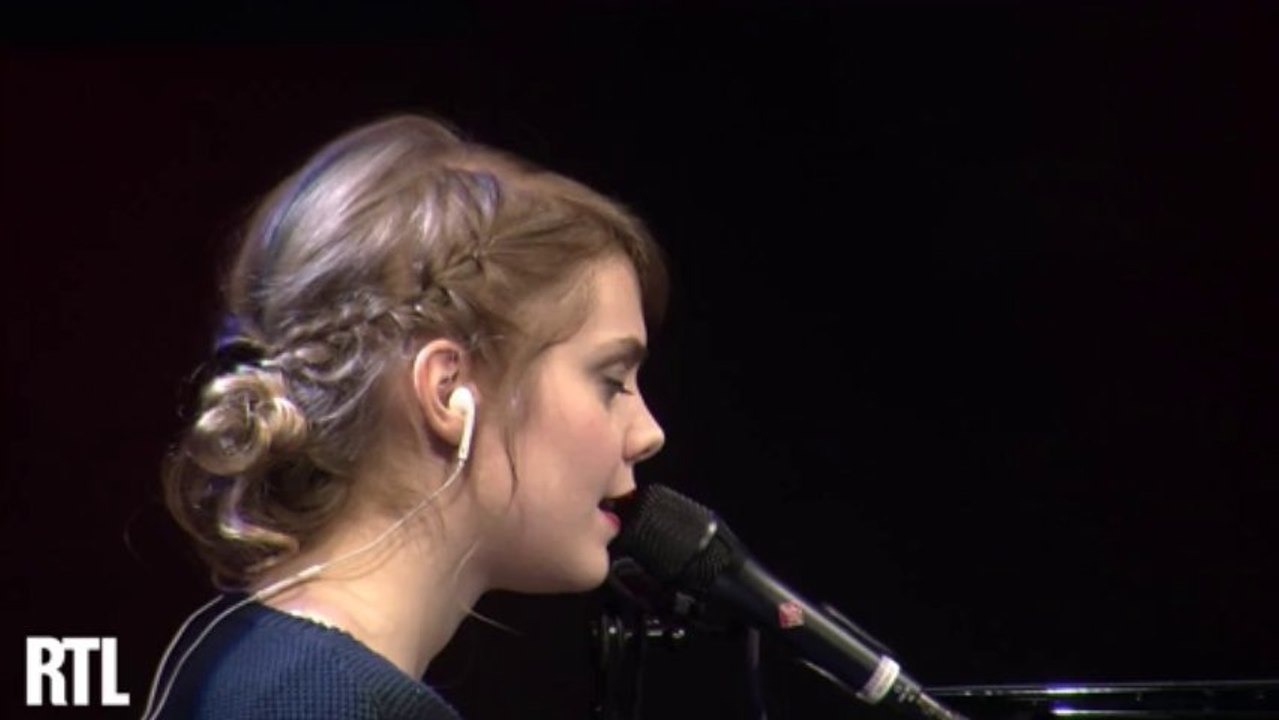 Cœur de Pirate - Dead Flowers en live dans le Grand Studio RTL