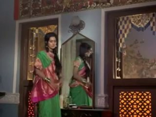 Mai tulsi tere aangan ki