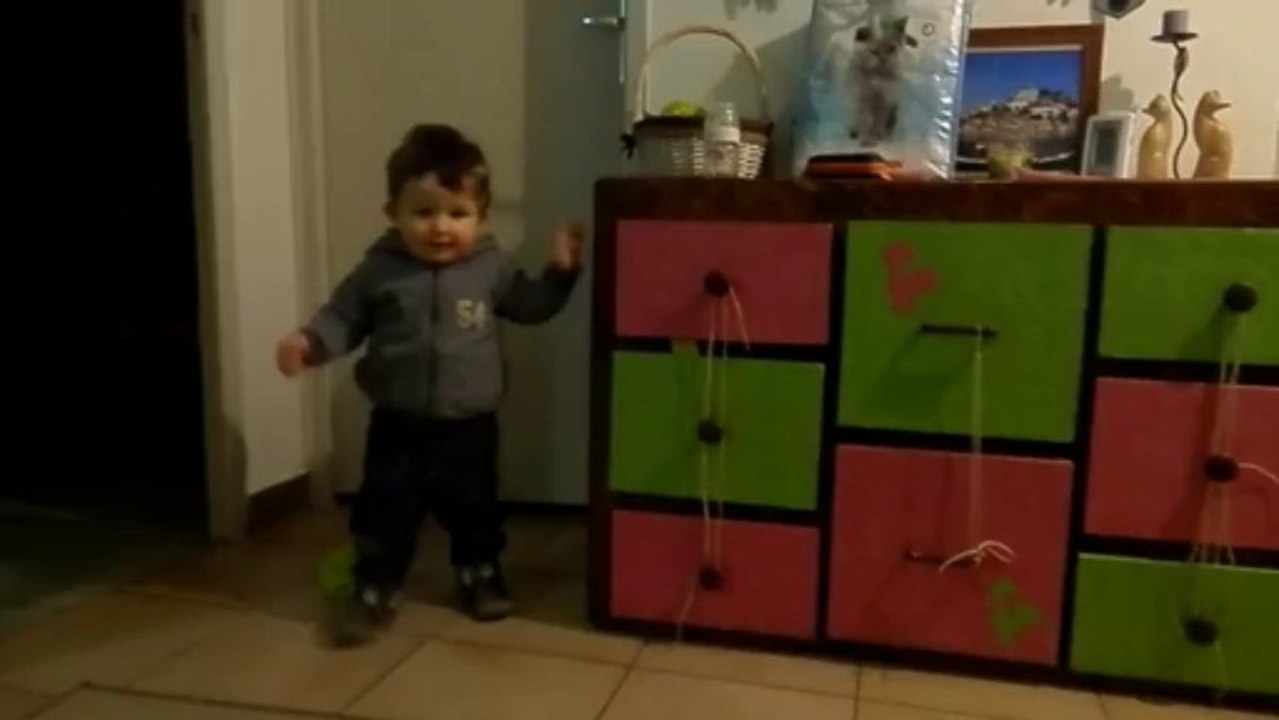 Premiers vrais pas de Tiago