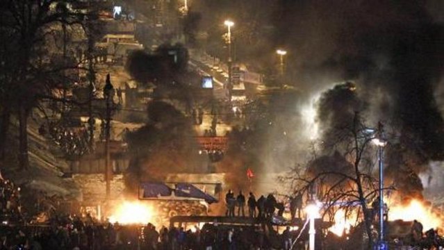 Ukraine's president offers concessions as protests spread