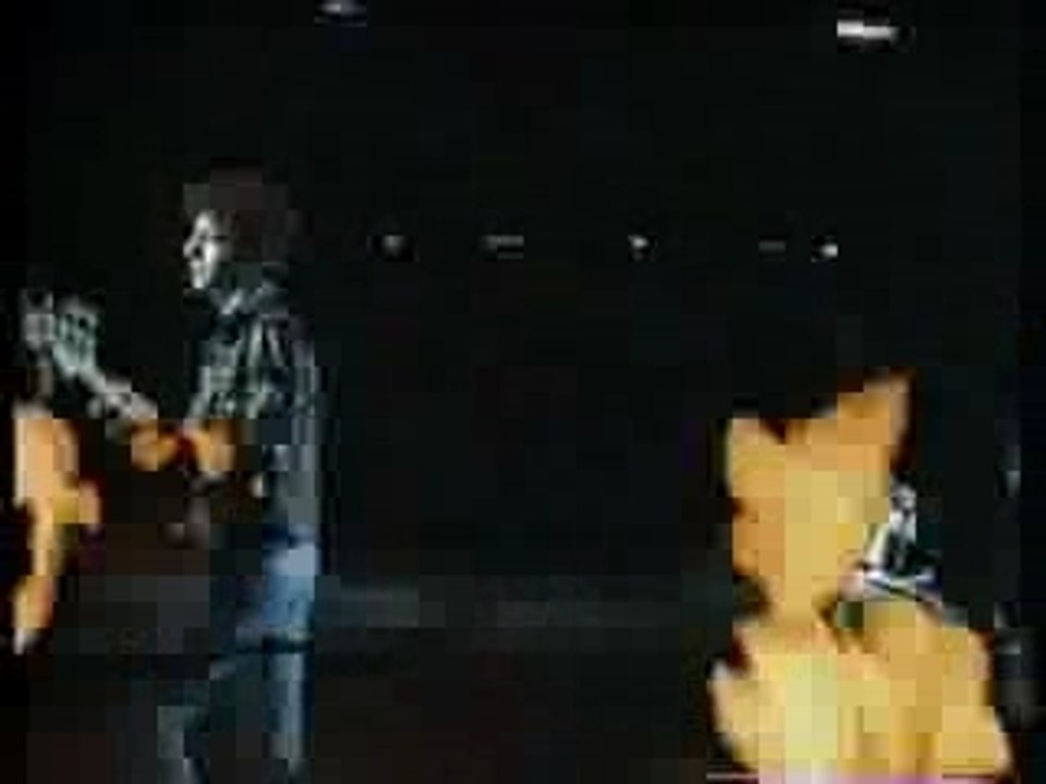 Queen - Put out the fire