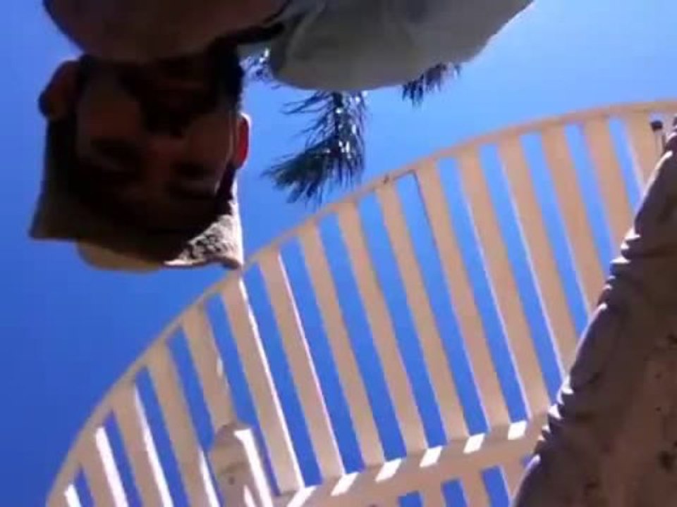 1 second upside down silent hello