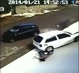 Amazing video Kid escape death by miracle - Allahu Akbar