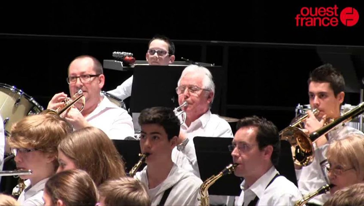 Folle journée à Laval : les orchestres d'harmonie du conservatoire et de Bonchamp jouent au Théâtre
