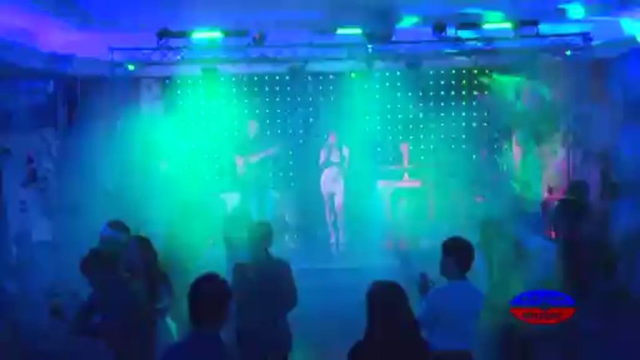Huong Diem (Live) Co Be Doi Hon