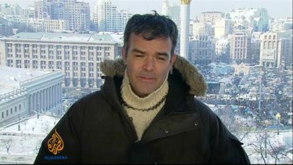 Ukraine protesters besiege ministry building