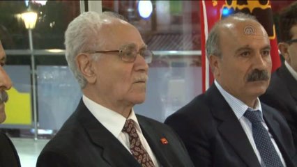 Kemal Burkay, HAK-PAR'ın Belediye Başkan Adaylarını Açıkladı
