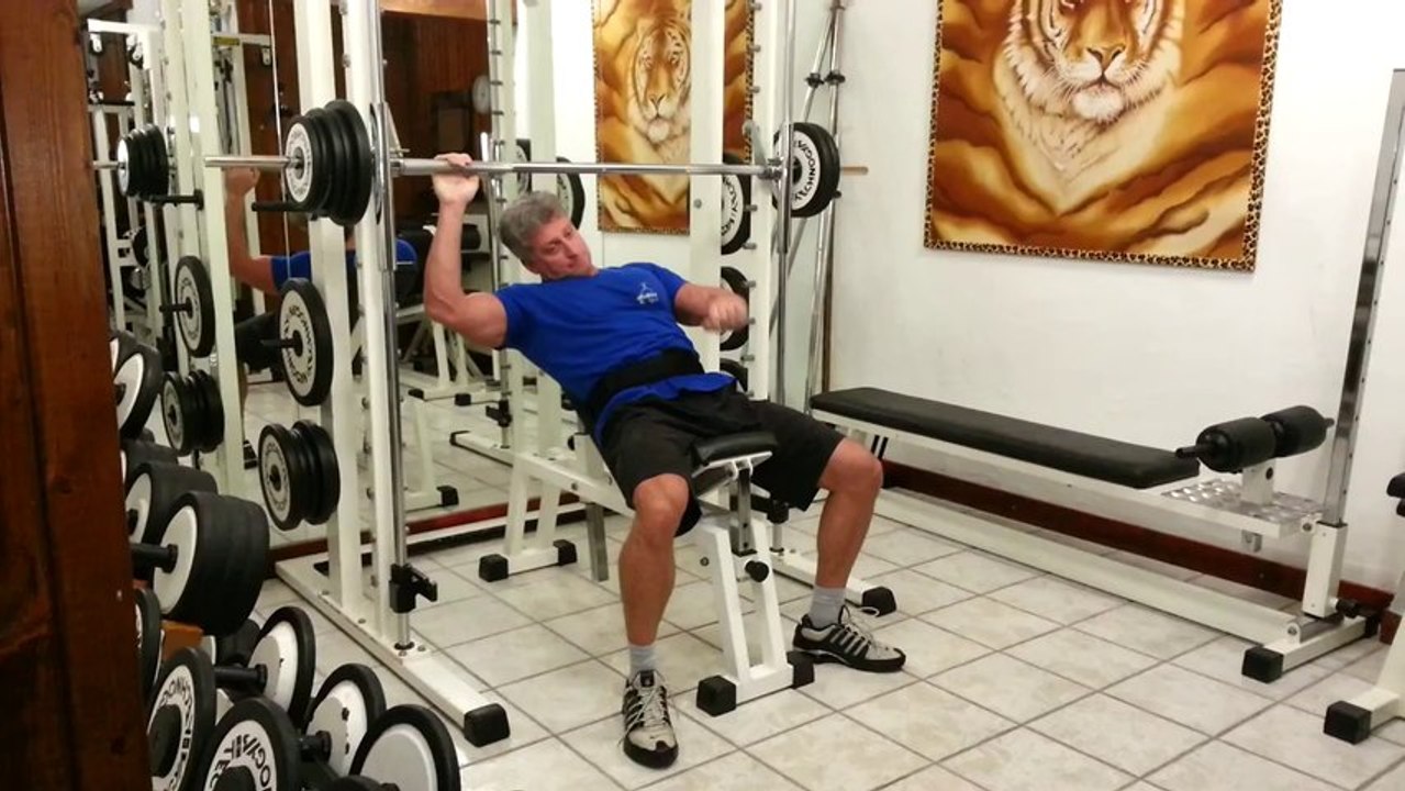 Pettorali - Distensioni su Panca Inclinata Guidata di Roberto Eusebio