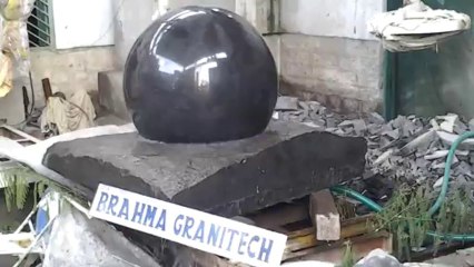 Garden ball water feature