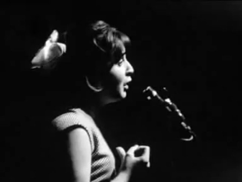 Reportage sur la chanteuse Jocelyne