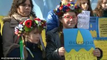 Miles de personas protestan por la situación de Ucrania