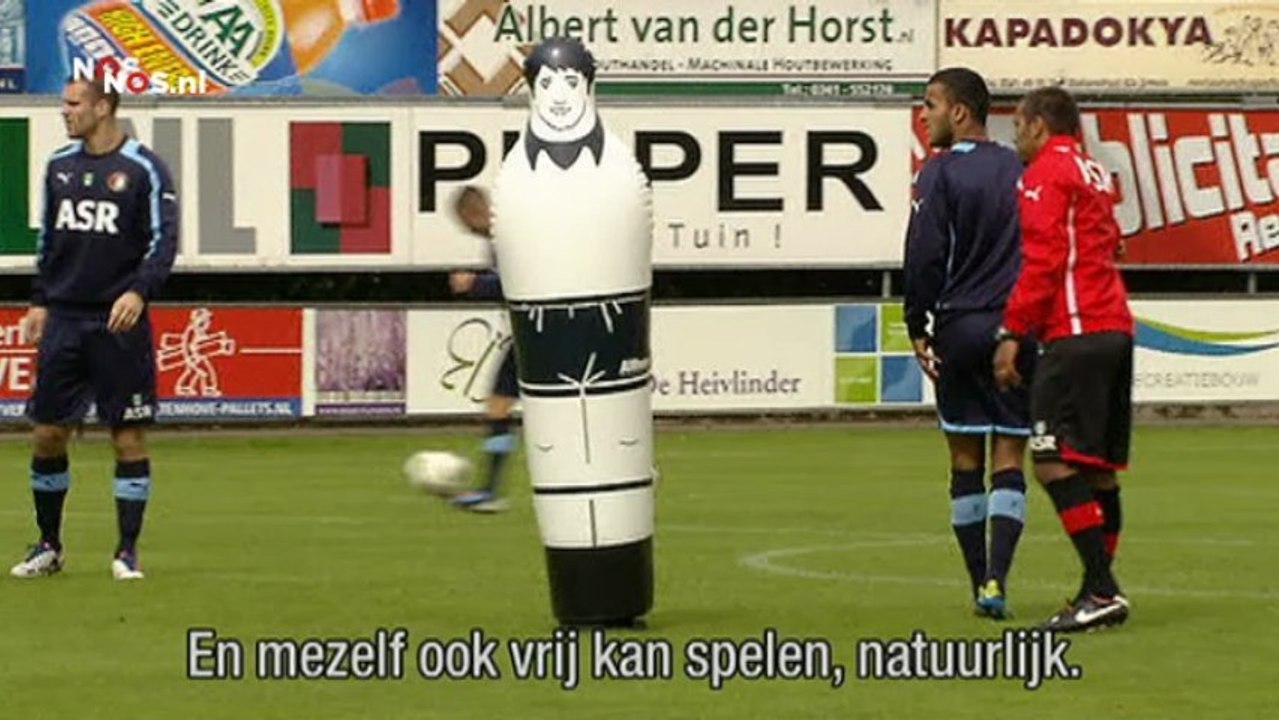 11-07-2012 Koeman kampt met een luxeprobleem