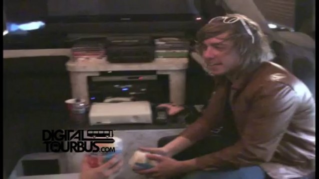 Great Big Planes - BUS INVADERS Ep. 199