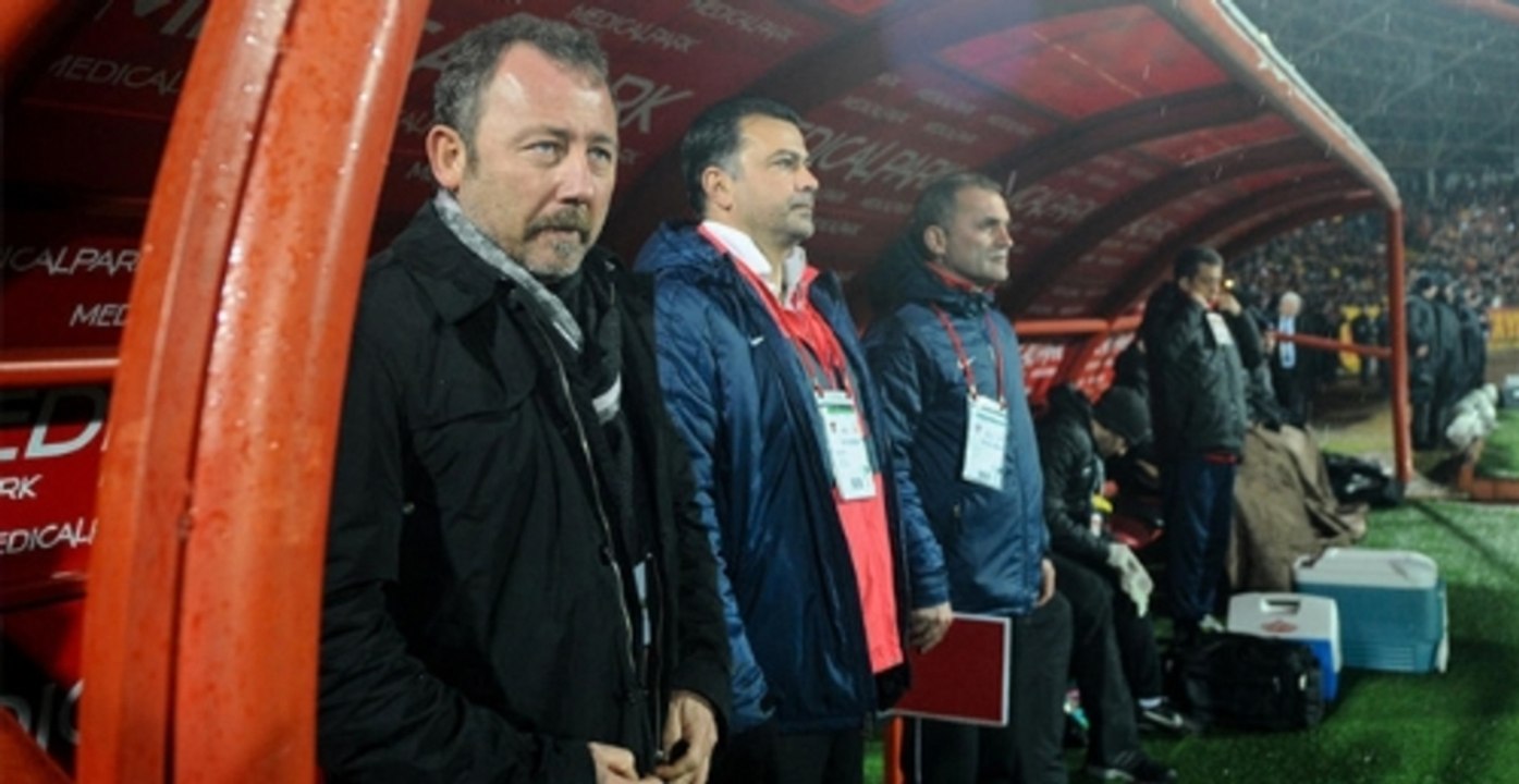 Sergen, Galatasaraylı Eboue'ye Kızdı