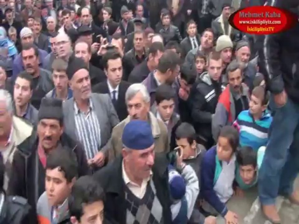 İskilip´te Yağmur Duasında 2 Deve Kurban Edildi
