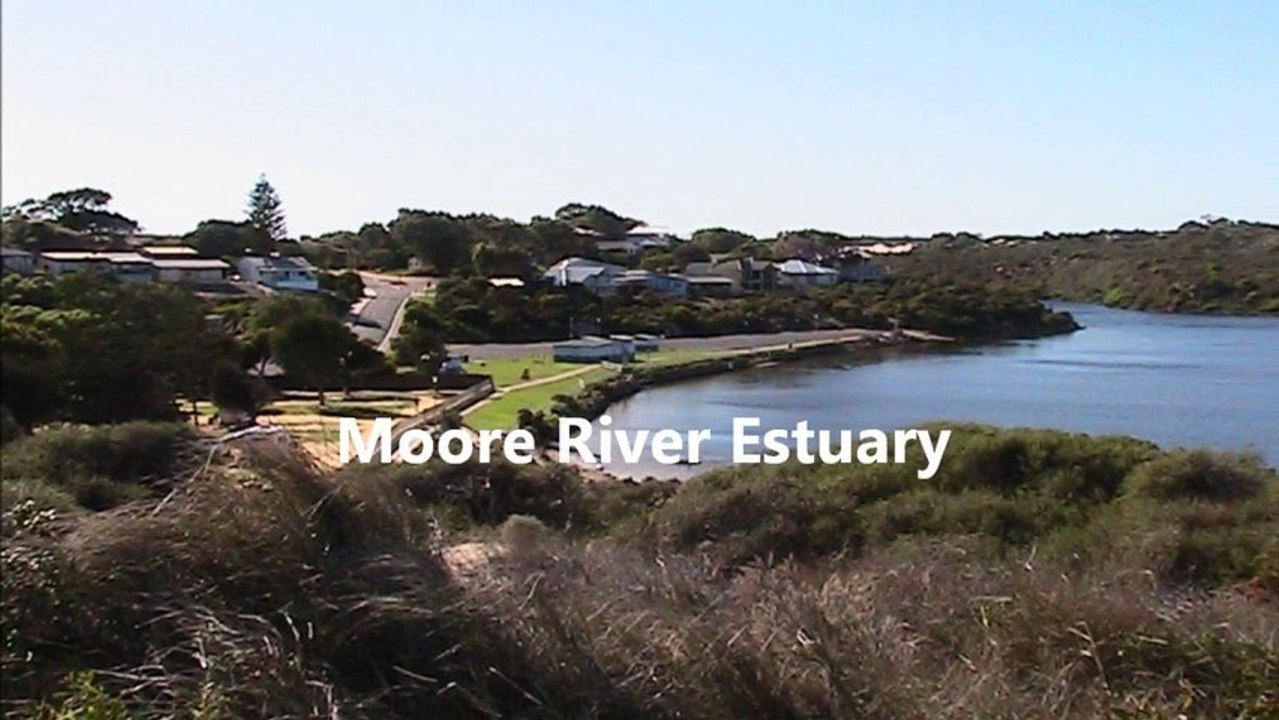 Moore River Estuary and Beautiful Beaches by the Indian Ocean - Western Australia Tours