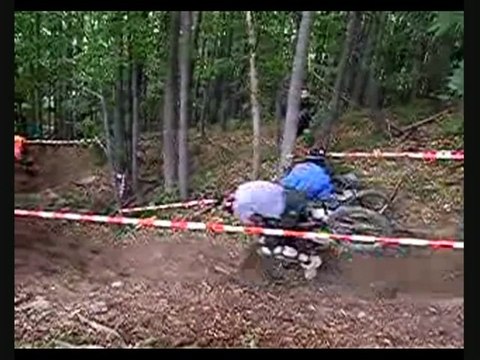 Les plus grosses chutes en VTT! Compilation bien violente!
