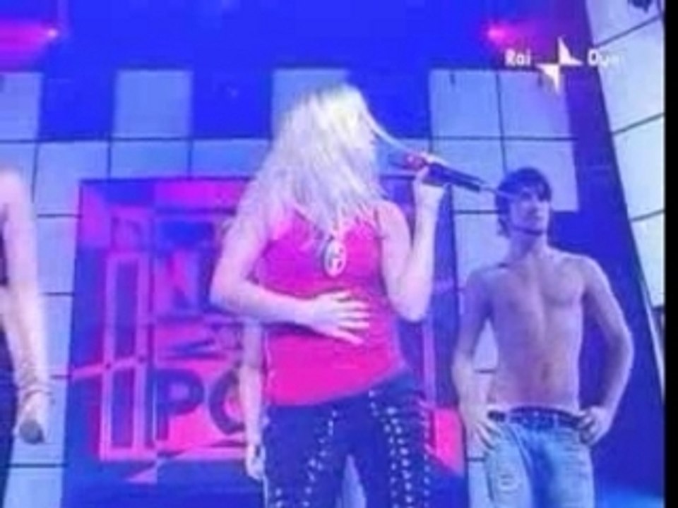 Paola & Chiara - Hey! (live)