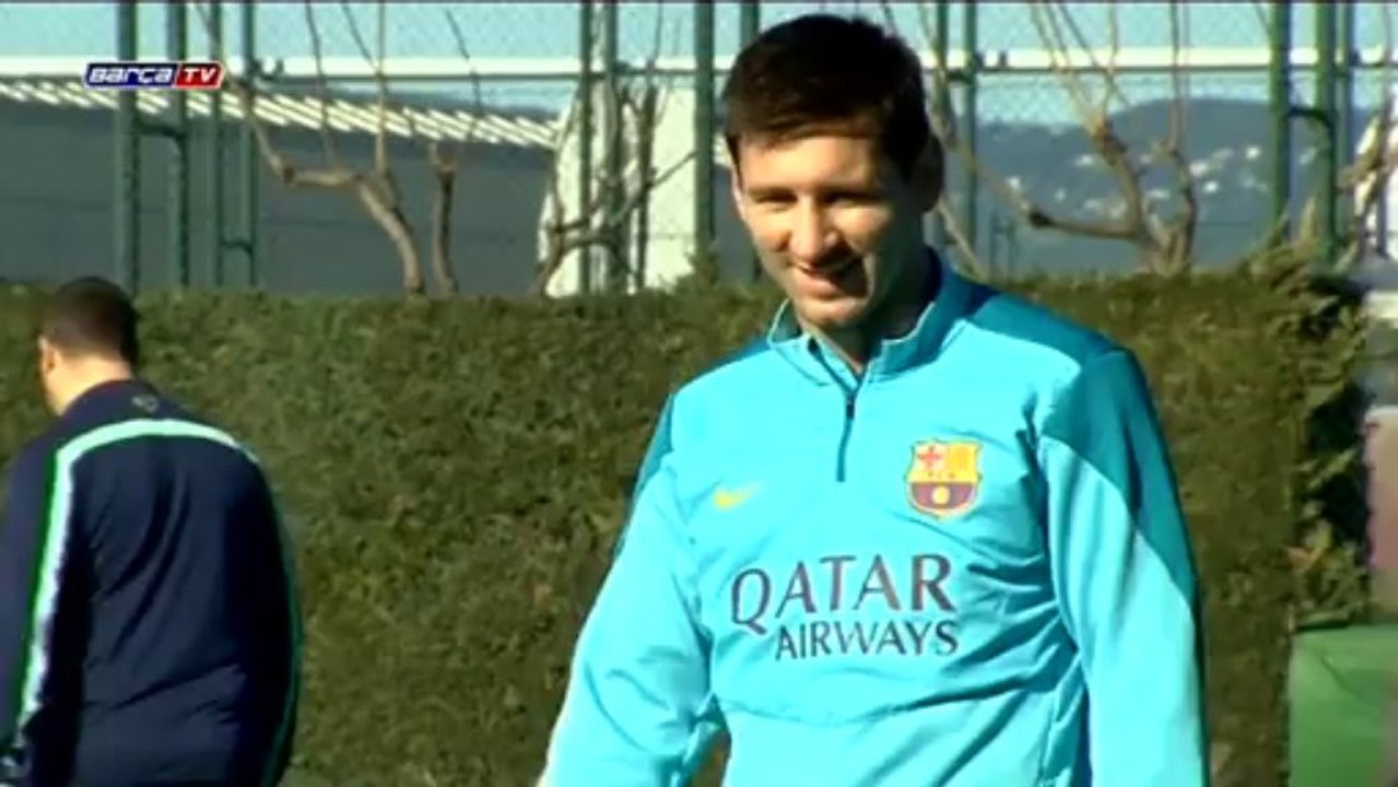 Iniesta, Puyol, Song y Montoya se entrenan con normalidad