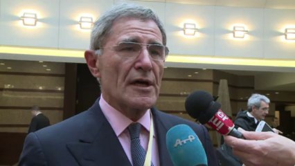 Hollande en Turquie entre espoirs économiques et crise politique