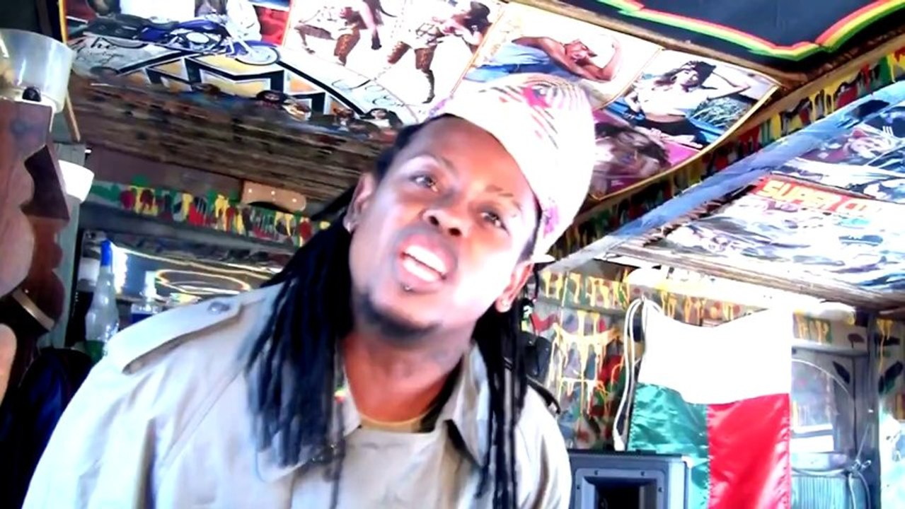 TAFARA  -   Tsy mila mora kivy  (gasy - malagasy)