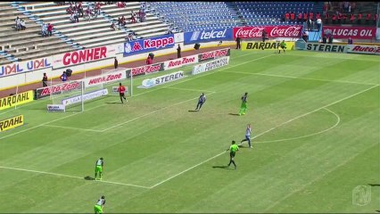 Desastrosa cesion atras con la cabeza