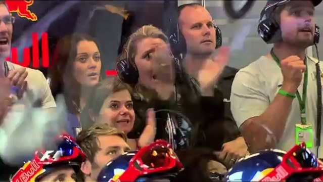 Sebastian Vettel F1 2010 - Arrival of the birds!_(360p)