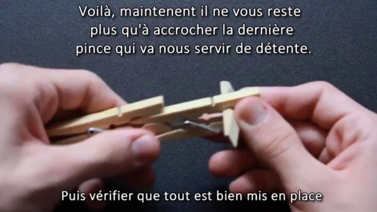 Mini arbalète avec des pinces à linge