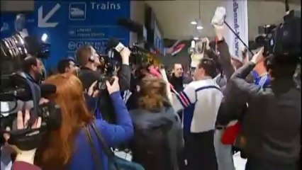 Handball : les Bleus accueillis en héros à leur retour du Danemark