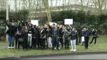 Education : Manifestation devant le Lycée du Parc des Loges