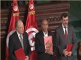 ترحيب واسع في تونس بالتصديق على الدستور الجديد