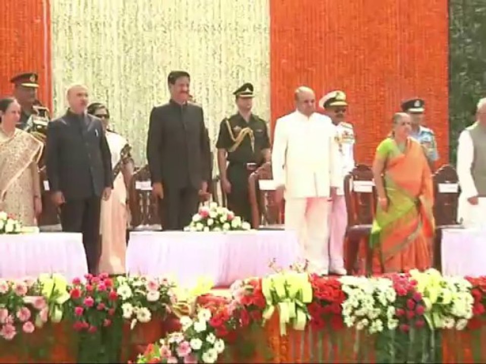 26 Jan-Bollywood Celebs At Mumbai Republic Day Parade