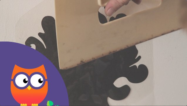 Comment poser un sticker (Ooreka.fr)