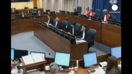 Ex-Yougoslavie: Mladic refuse de témoigner au procès de Karadzic