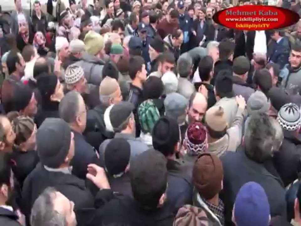 İskilip´te Yağmur Duasında 2 Deve Kurban Edildi.