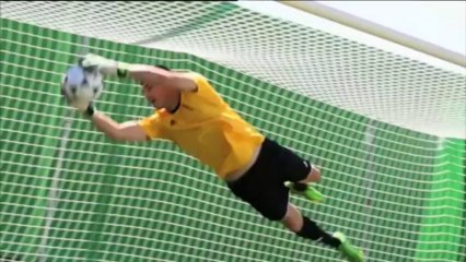 Iker Casillas protagoniza una nueva campaña de una marca de champús
