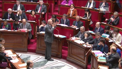 Chahuté à l'Assemblée, Michel Sapin défend le "chemin parcouru"