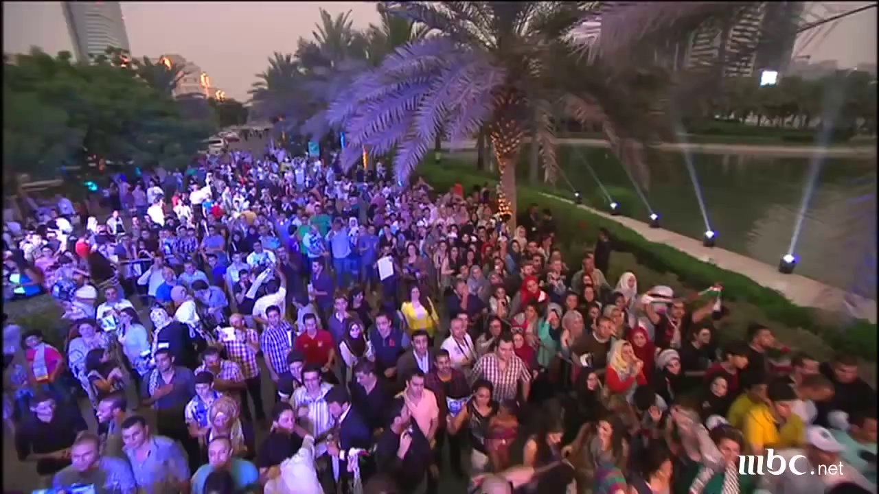 محمد عساف في mbc _دبي_ _ التوقيع على صوره